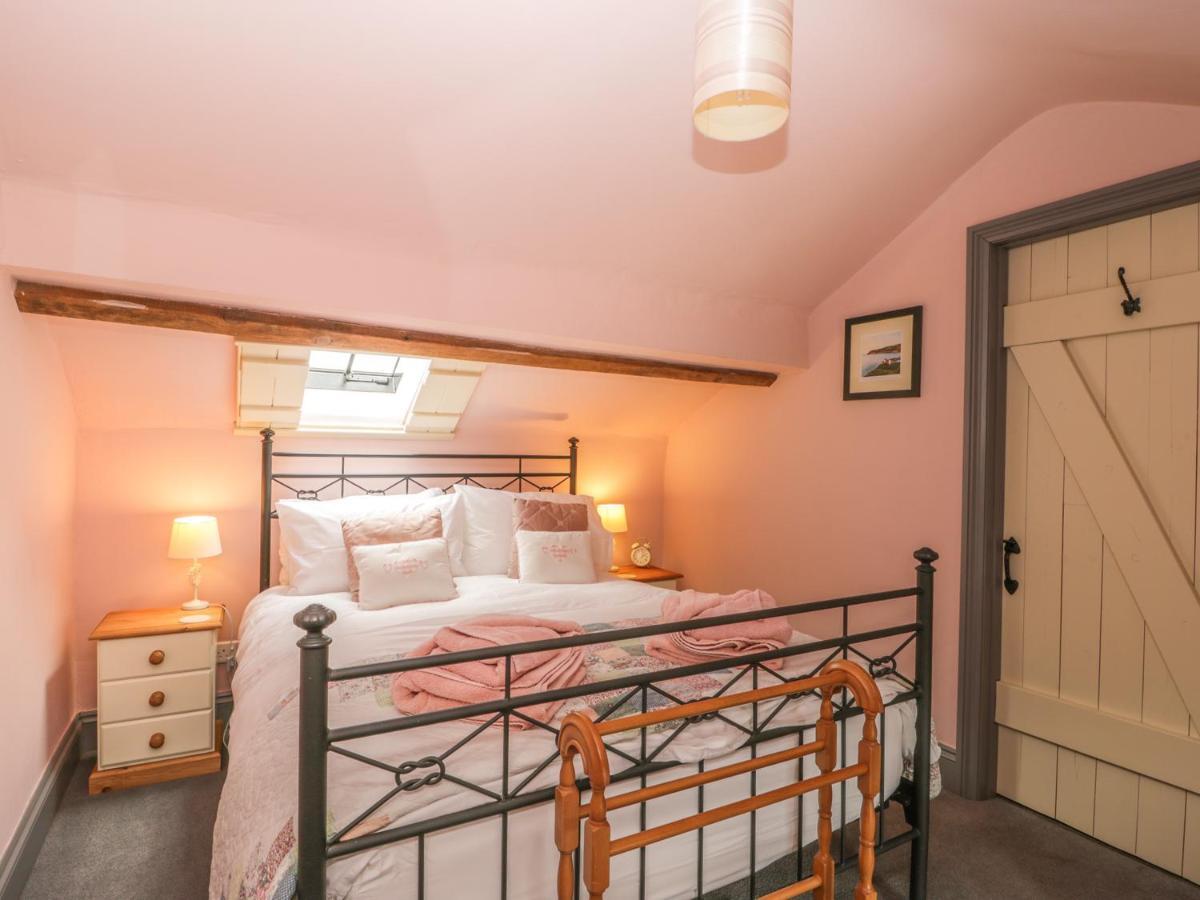 Honey Bee Cottage สการ์โบโรห์ ภายนอก รูปภาพ
