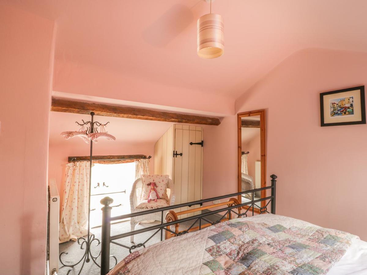 Honey Bee Cottage สการ์โบโรห์ ภายนอก รูปภาพ
